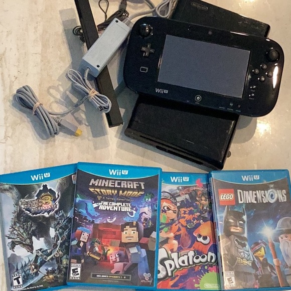 Nintendo Wii U Console 32GB Black & Gamepad WUP-010 USA Minecraft Lego Monster - Picture 1 of 15
